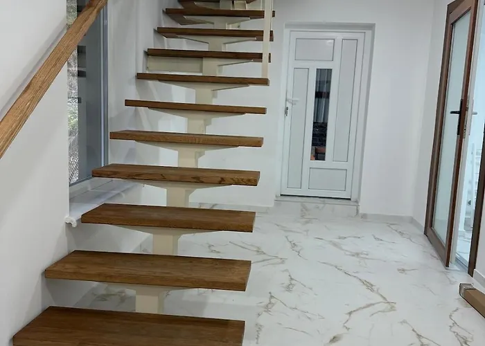 River House * 科索夫